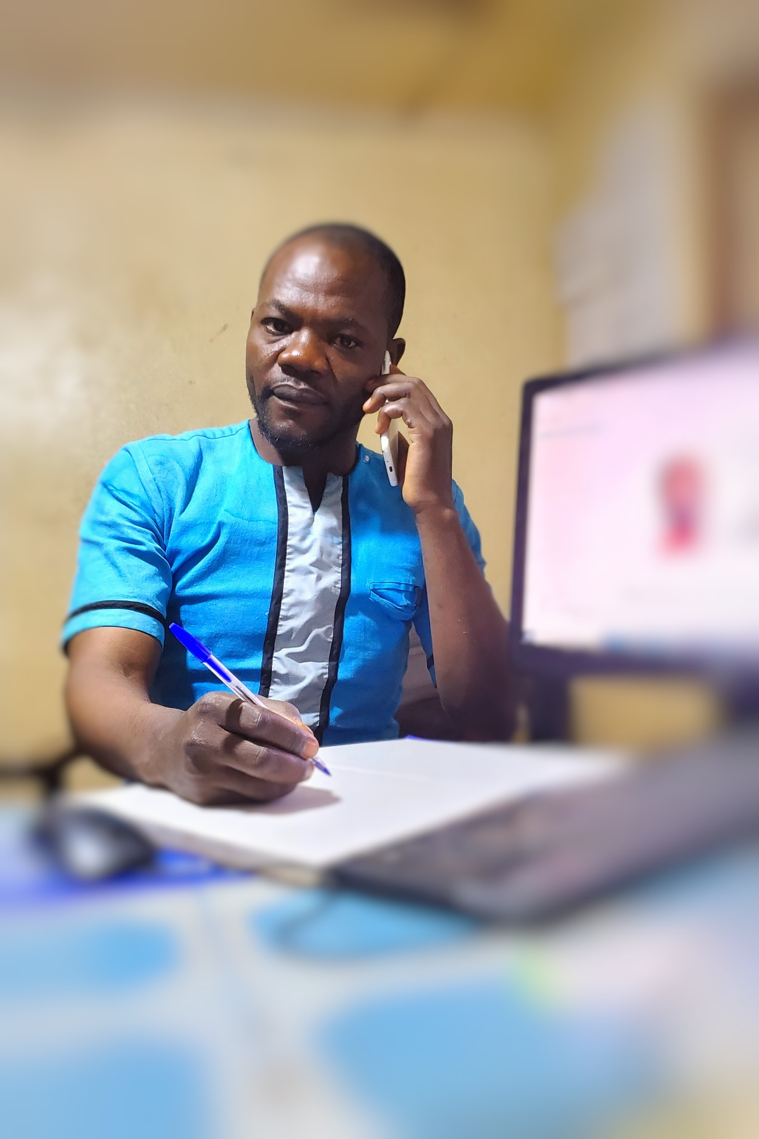 Contactez-nous pour la création de site web et application mobile